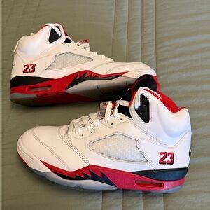 Air Jordan 5 Retro “Fire Red” 2025 Release (Men Size 9.5, OG box included)